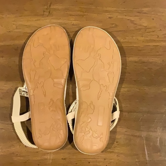 Brand New Tan Thong Sandals - Picture 2 of 2